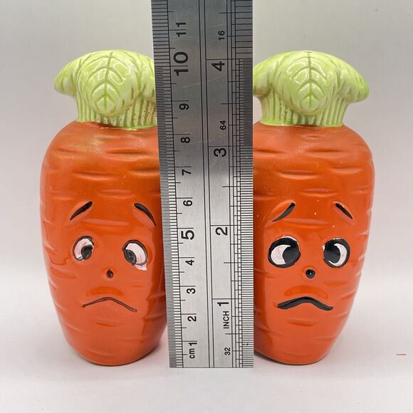 Vintage Anthropomorphic Carrot Salt & Peppers Shakers Set JAPAN Sad Face Orange - Picture 7 of 8